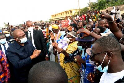 Cohésion sociale : le Premier Ministre Hamed Bakayoko exhorte les populations de Divo à dire non à la violence